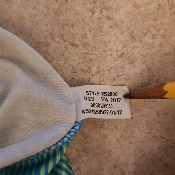 Women's Under Armor Blue and Green Patterned Ankle Length Leggings - Picture 3 of 7